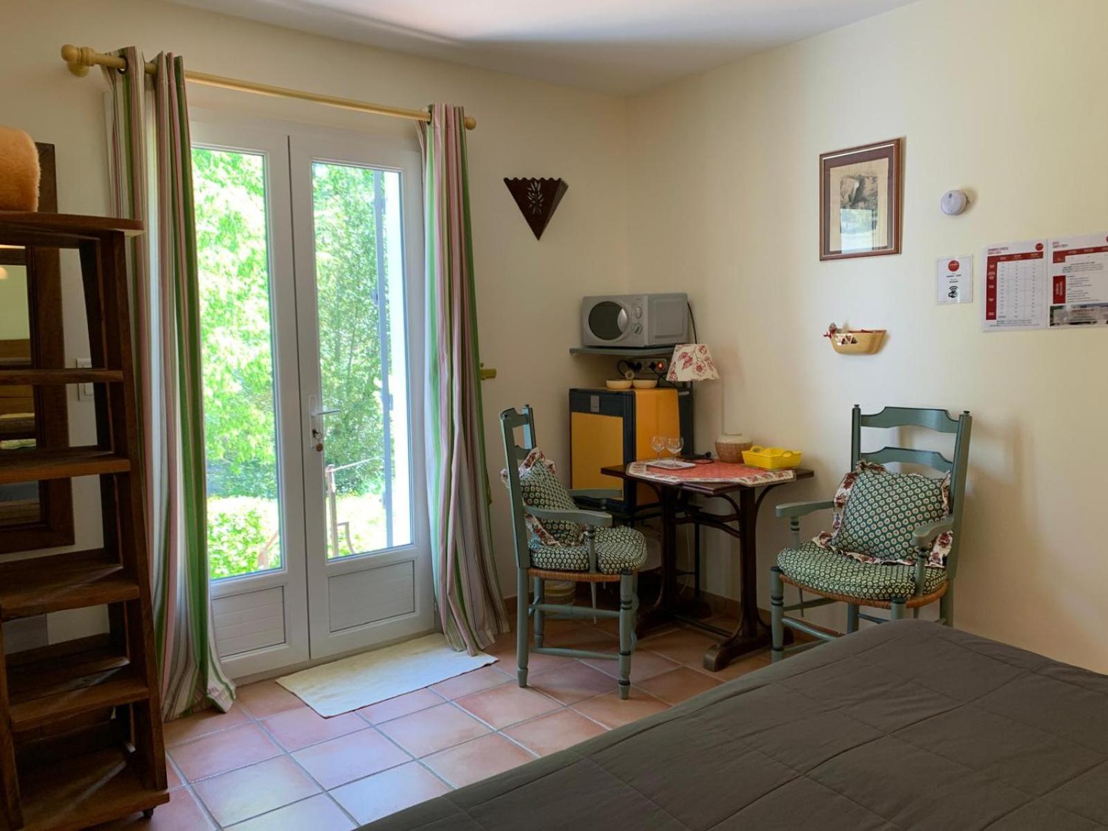 Chambres D'Hotes "La Nesque" Венаск Екстериор снимка